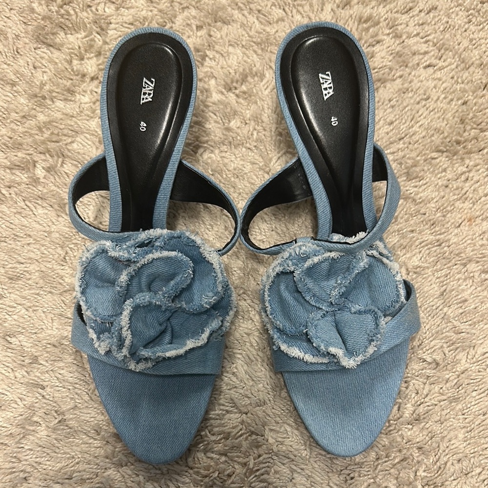 Zara Women's Blue Denim Sandals with Flower - Picture 7 of 10